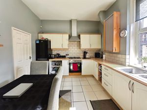 Kitchen- click for photo gallery